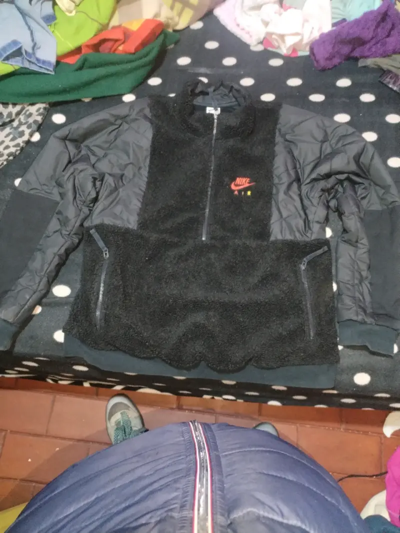 Chaqueta Nike Air negra con cierre - 1