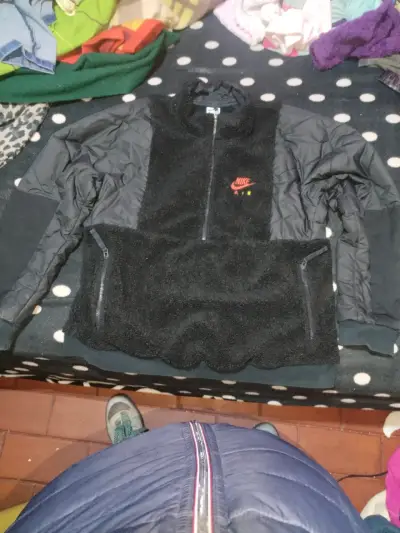 Chaqueta Nike Air negra con cierre - miniatura 1