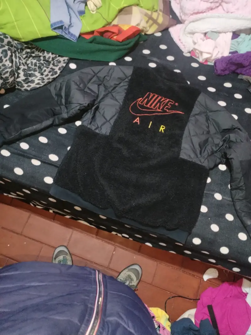 Chaqueta Nike Air negra con cierre - 2