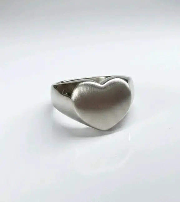 Anillo acero corazón  con diseño de corazón - 2