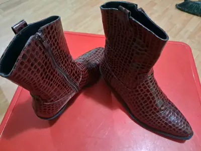 Botines de cuero marrón con textura - miniatura 1