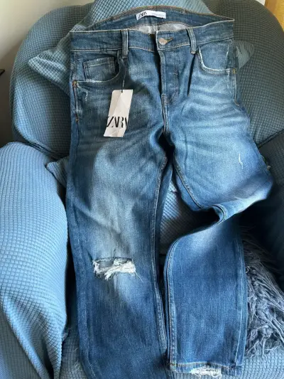 Jeans desgastados ZARA para mujer - miniatura 1