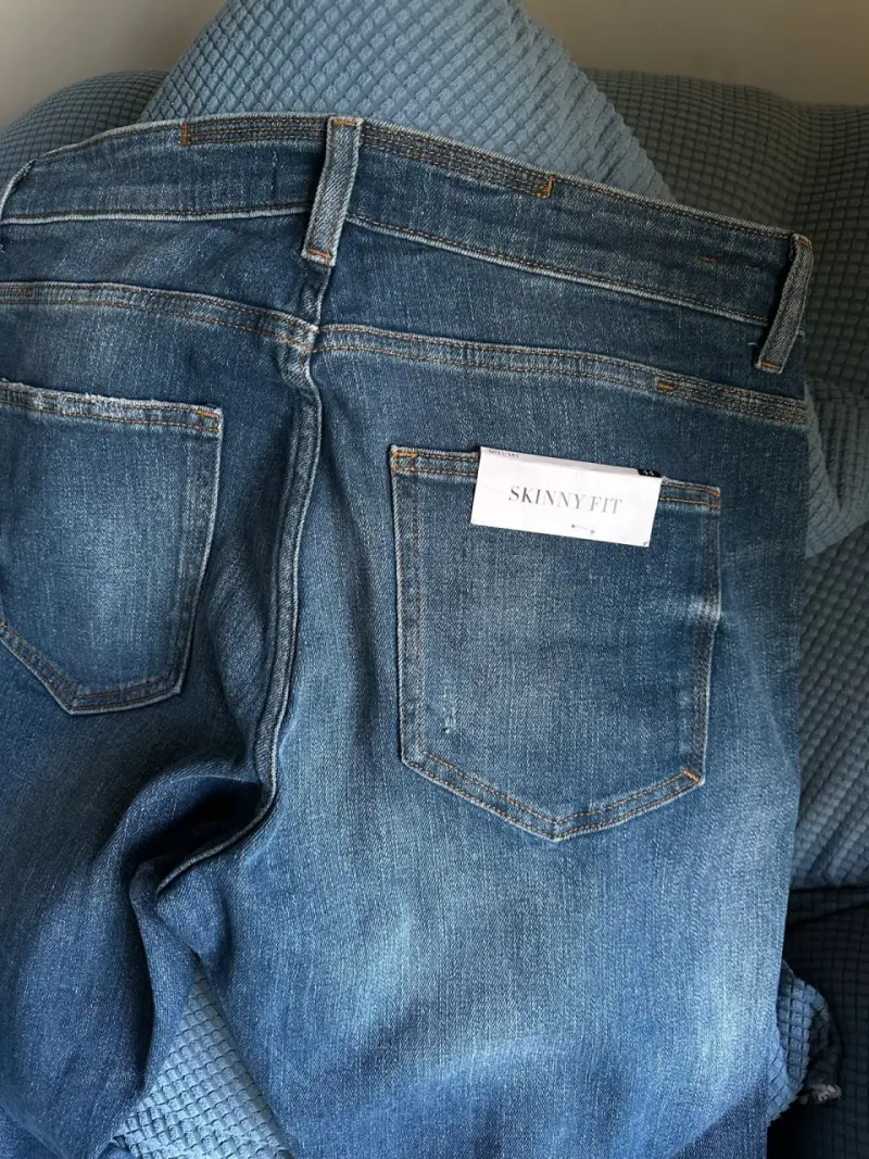 Jeans desgastados ZARA para mujer - 2