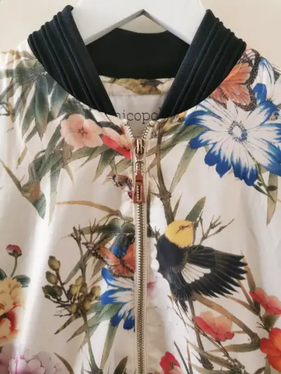 Corta viento floral para mujer - miniatura 2