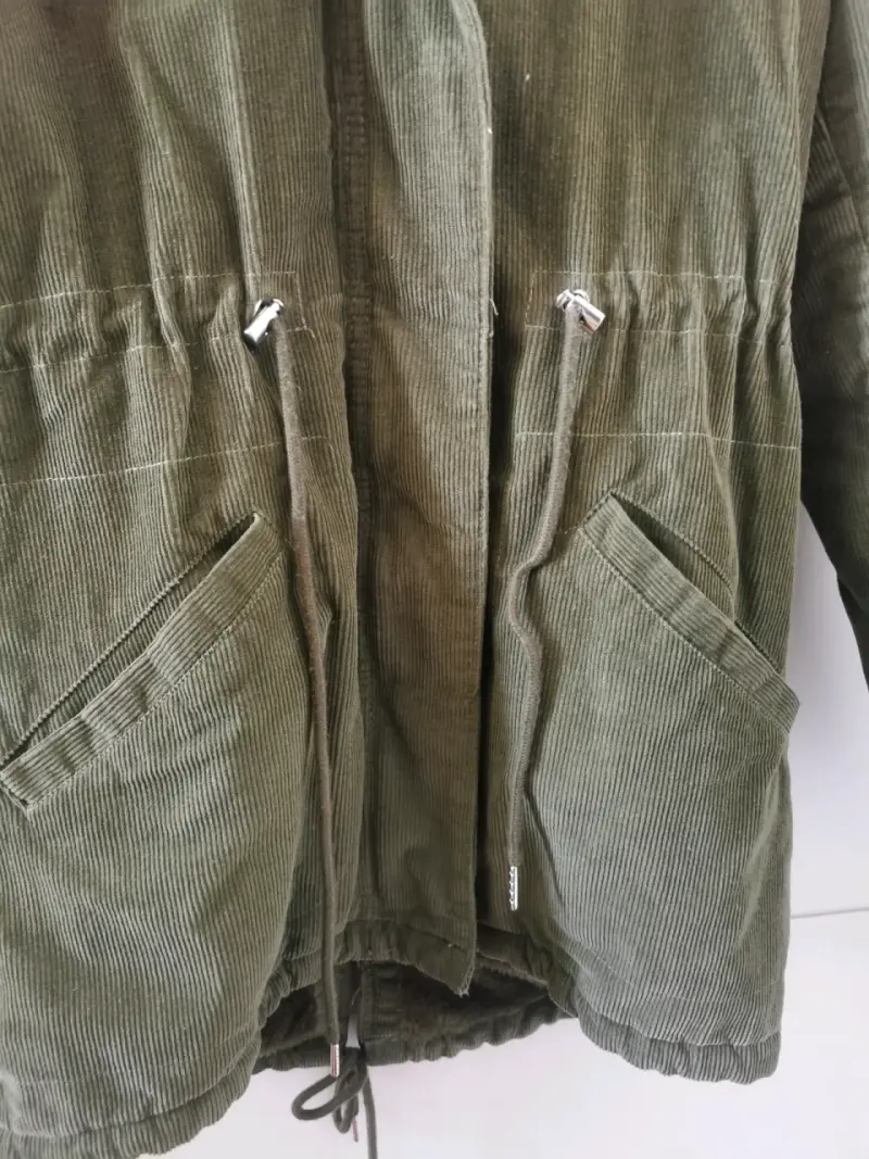 Parka verde de cotele con capucha - 5