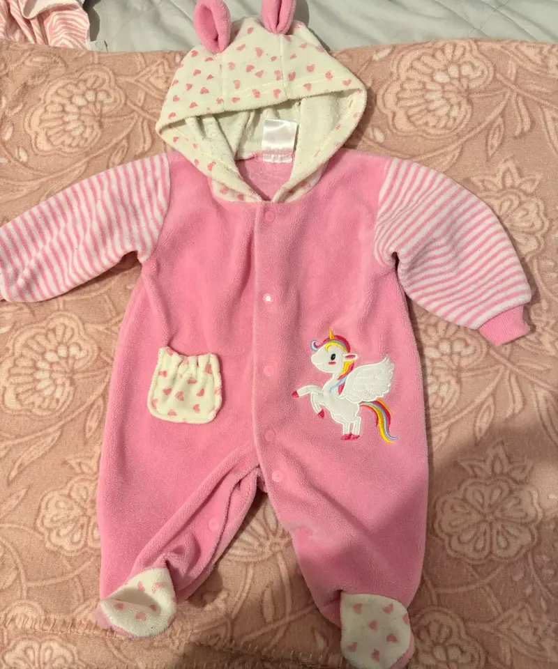 Enterito de bebé rosado con unicornio - 2