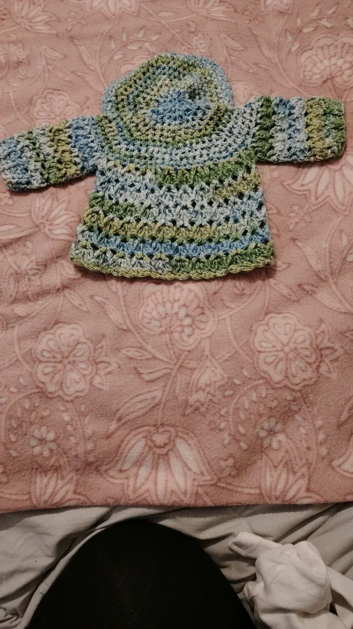 Chaleco tejido a crochet para bebé - 1