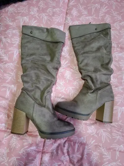 Botas de gamuza gris con tacón alto - miniatura 1