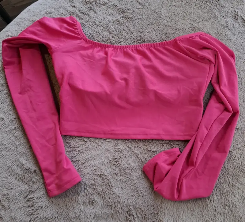 Top fucsia con mangas largas y detalle frontal - 3
