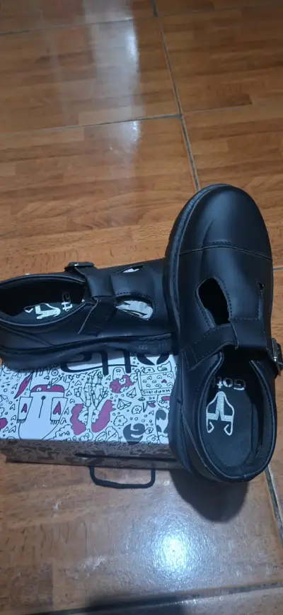 Zapatos escolares negros marcas Gotta - miniatura 1