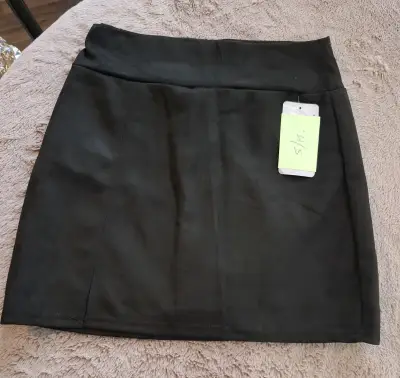 Falda short corta negra elegante - miniatura 1