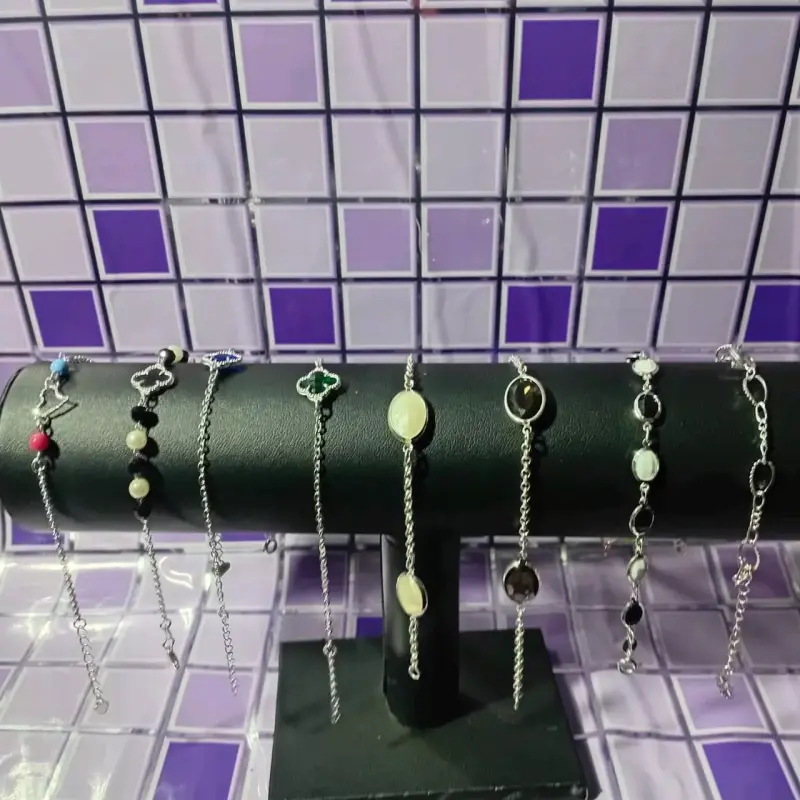 Set de pulseras de cadena con dijes