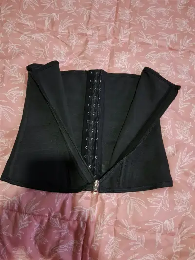 Faja reductora negra con cierre - miniatura 2