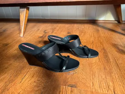 Elegante sandalia negras - miniatura 2