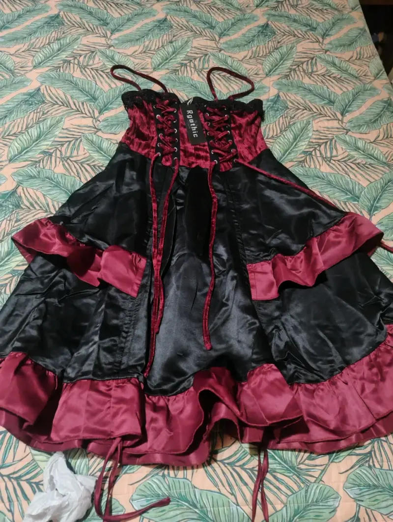 Vestido corsé gótico negro y burdeos - 3