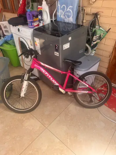 Bicicleta infantil Aettitude rosada - miniatura 1
