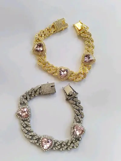 Pulsera de corazón con cristales brillantes - miniatura 2