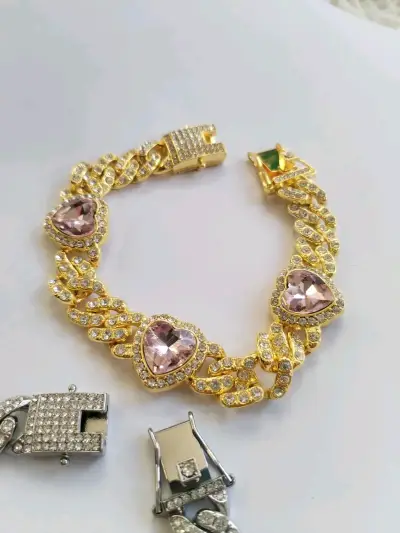 Pulsera de corazón con cristales brillantes - miniatura 3