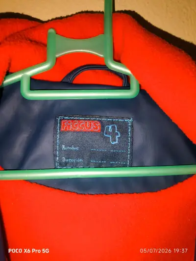 Chaqueta infantil impermeable con diseño de tiburón - miniatura 2