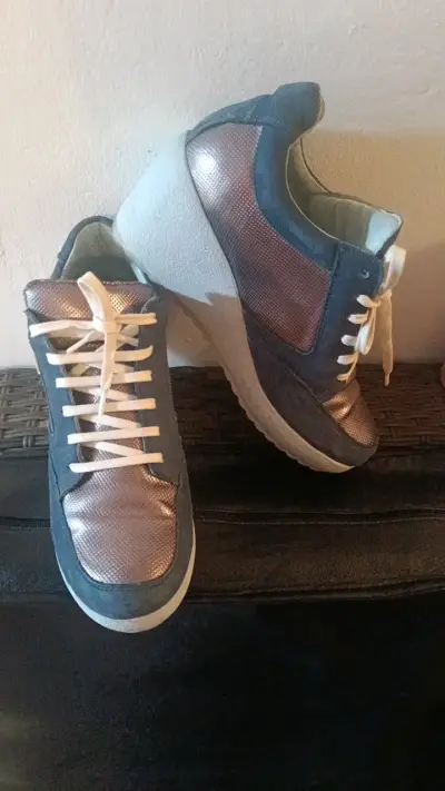Zapatillas deportivas con plataforma metálica - miniatura 1