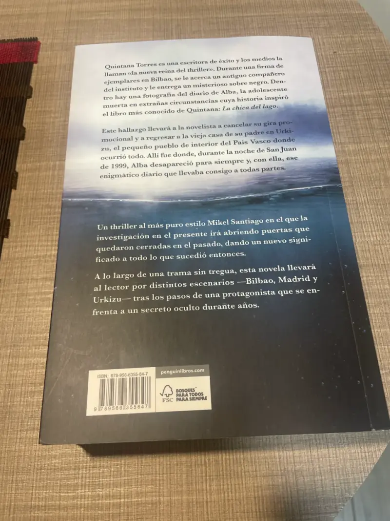 Libro 'La Chica del Lago' de Mikel Santiago - 2