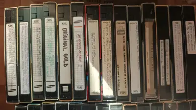 Colección de cintas VHS variadas - miniatura 2