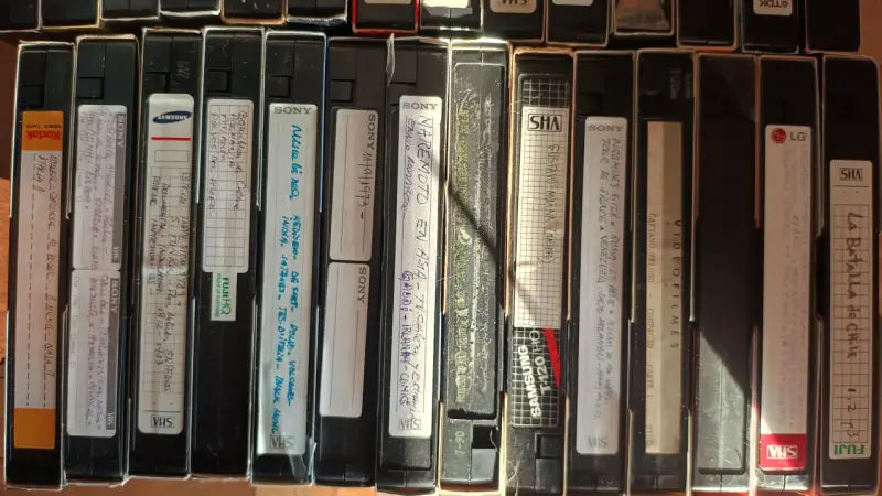 Colección de cintas VHS variadas - 3