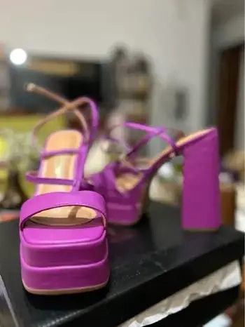 Sandalias de tacón alto fucsia con plataforma - miniatura 2