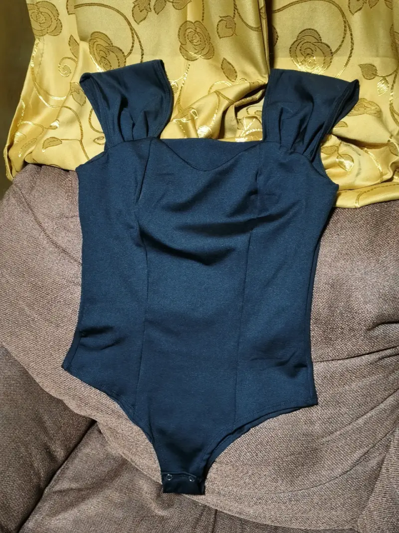 Body negro y Burdeo elegante con tirantes anchos - 1