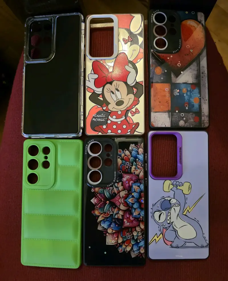 Set de carcasas para celular con diseños variados
