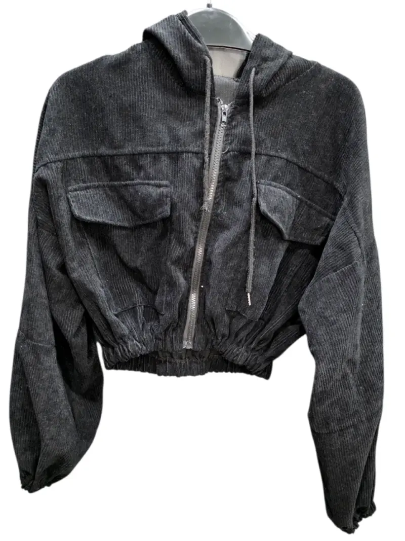 Chaqueta corta negra con capucha - 2