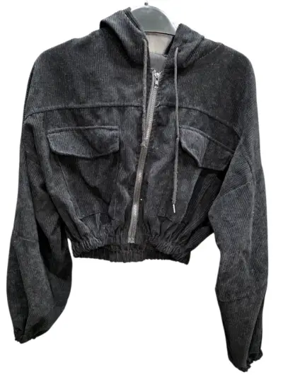 Chaqueta corta negra con capucha - miniatura 2