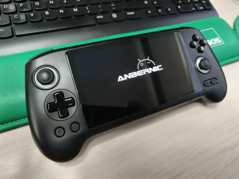 Consola portátil Anbernic RG556 negra - 1