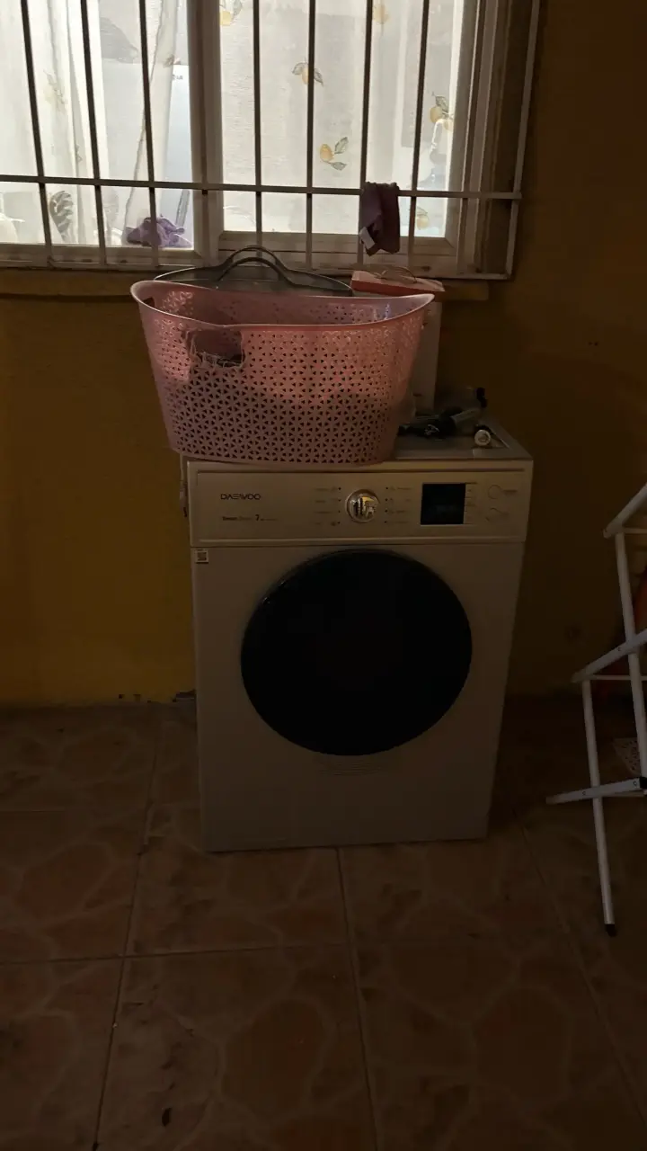 Lavadora Daewoo carga superior usada más secadora - 2