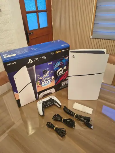 Consola Sony PlayStation 5 con control y cables - miniatura 3