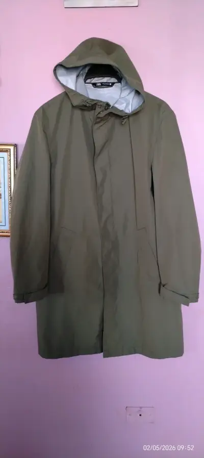 Abrigo impermeable verde con capucha Zara - miniatura 1