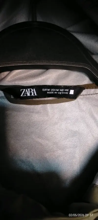 Abrigo impermeable verde con capucha Zara - miniatura 4