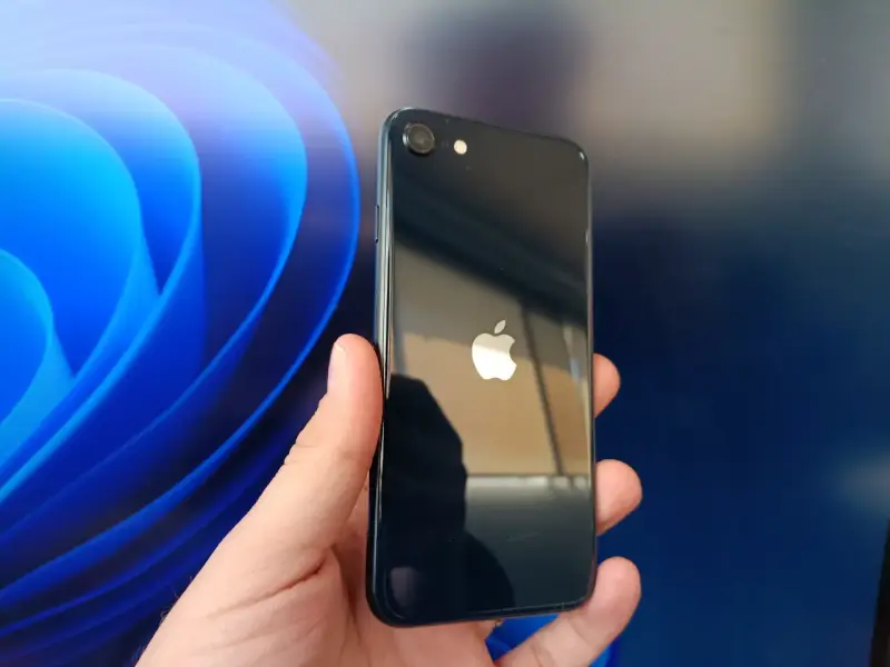 iPhone SE 2022 negro 64gb - 1