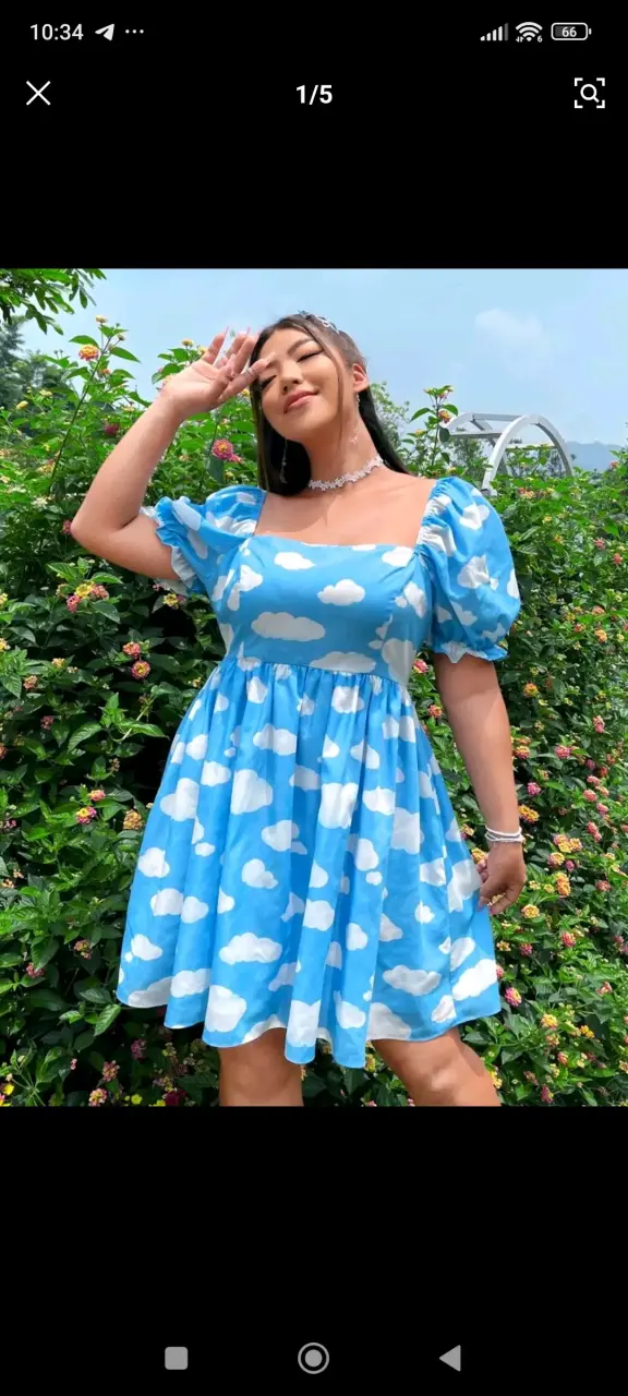 Vestido azul con estampado de nubes - 2