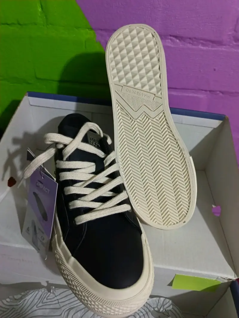 Zapatillas negras de lona con suela gruesa - 3