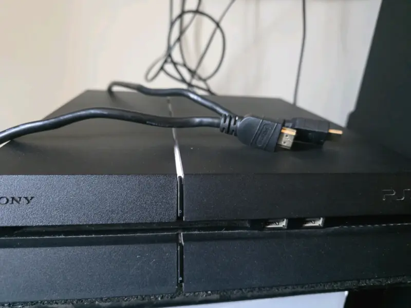 Consola Sony PS4 (con control no es original ) - 3