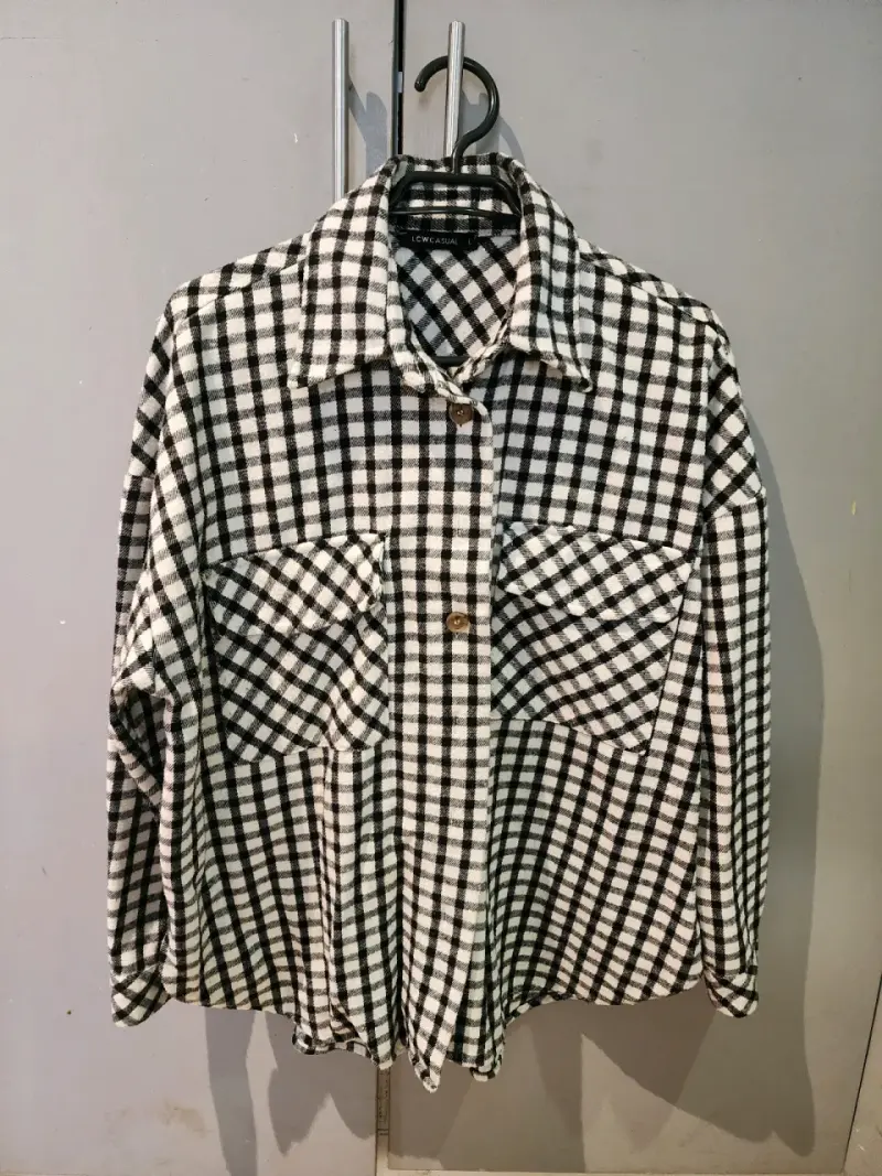 Sobrecamisa a cuadros blanco y negro