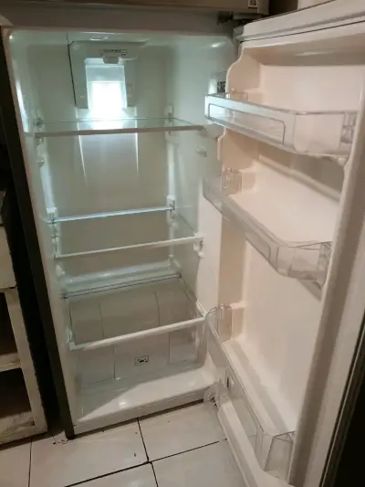 Refrigerador Mabe de dos puertas en buen estado - miniatura 3