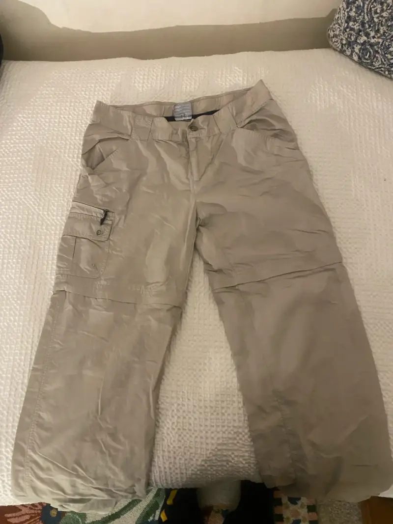 Pantalones cargo beige para mujer - 1