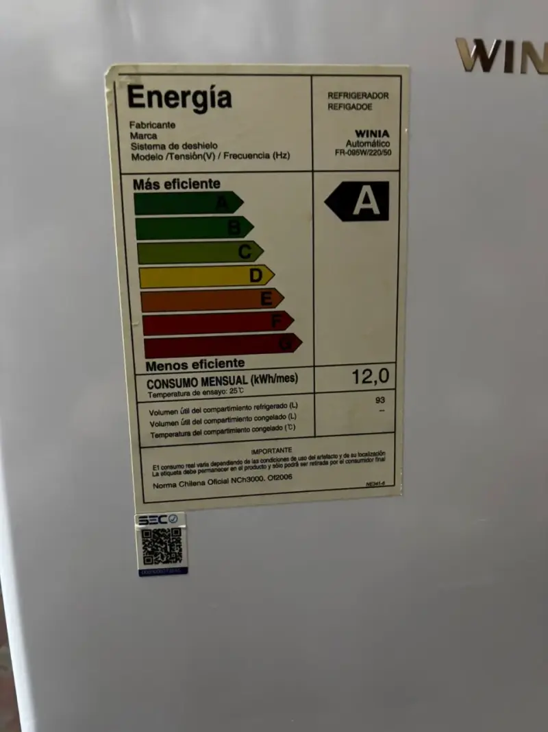 Refrigerador compacto Winia eficiente - 2