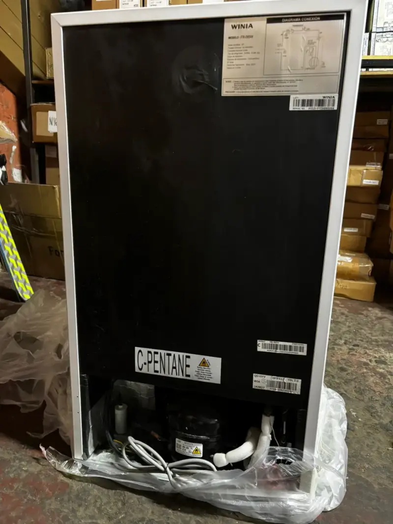 Refrigerador compacto Winia eficiente - 3