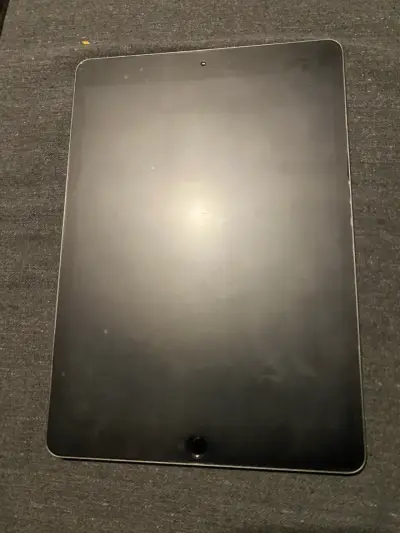 iPad 8th gen 128gb Apple con funda - miniatura 4