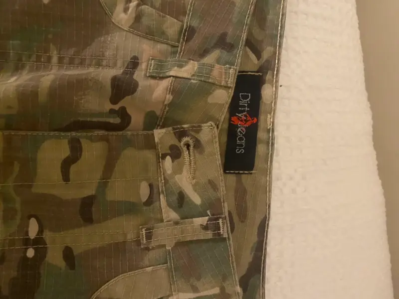 Pantalones cargo camuflados para mujer - 2