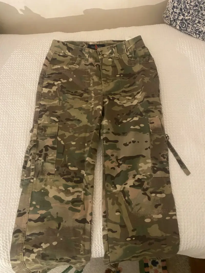 Pantalones cargo camuflados para mujer - 3