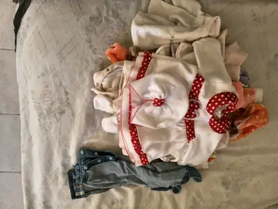 Lote de ropa de bebé niña variada - miniatura 1